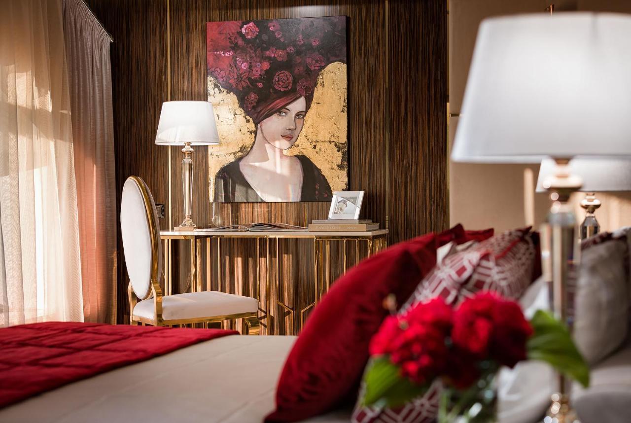 Equides Club Hotell Lesniki Eksteriør bilde