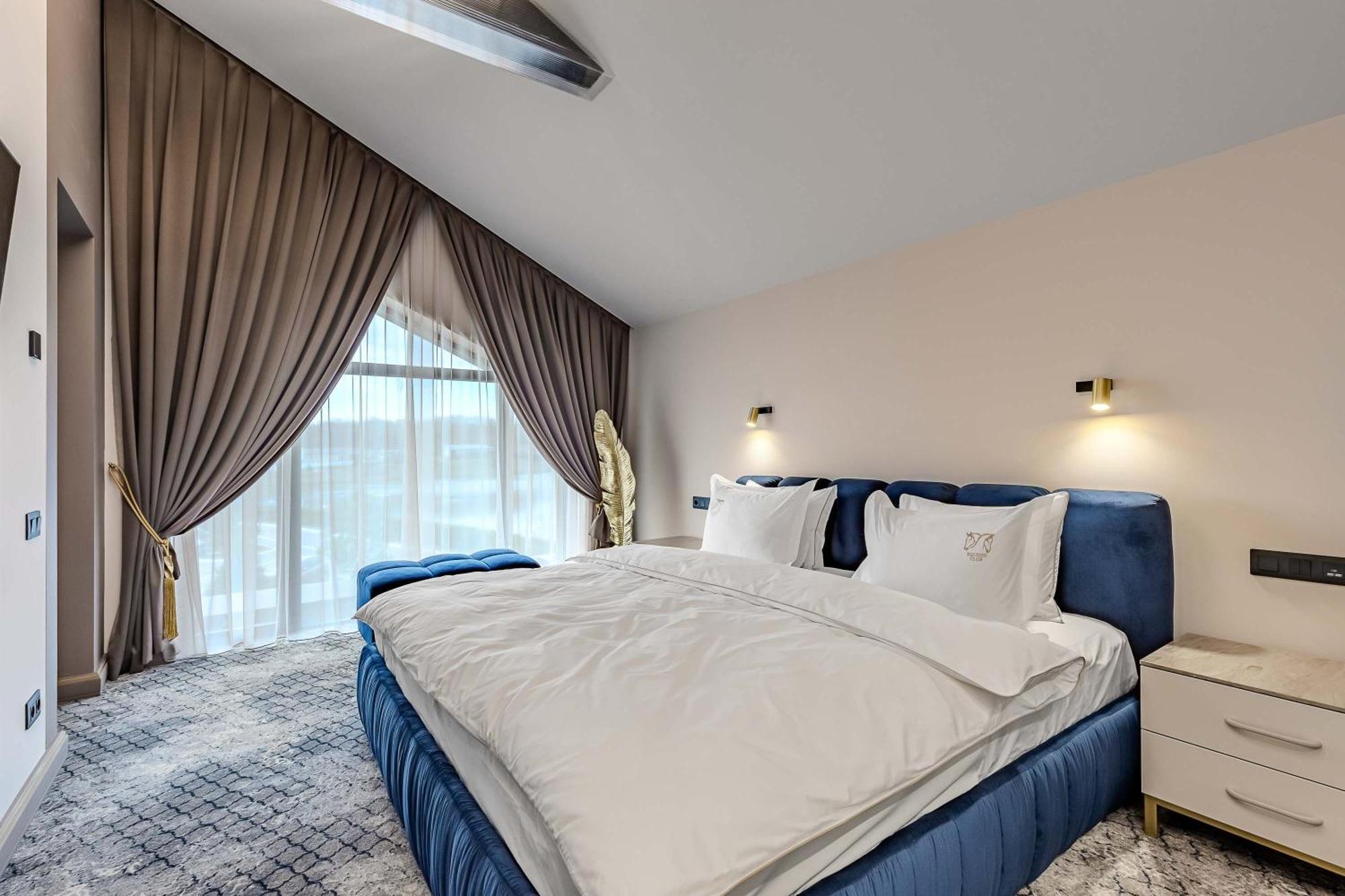 Equides Club Hotell Lesniki Eksteriør bilde